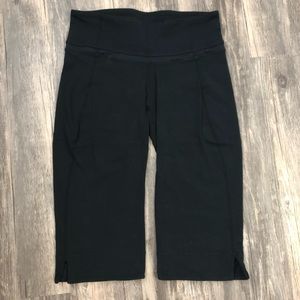 Lululemon Black crops size 8